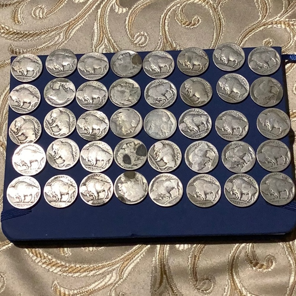 Lot of 40 vintage, dateless Buffalo nickels